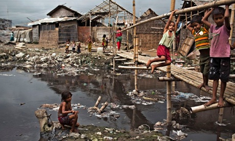 MDG : Child rights : Bangladesh children play at the highly polluted Hazaribagh tannery area 