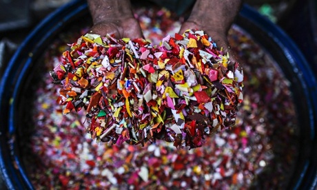 Shredded plastic waste for recycling