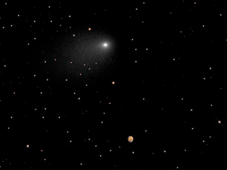 Hubble Space Telescope captured comet Siding Spring as it made its closest approach to Mars on 19 October 2014 at 20:27 CEST (18:27 GMT). The image is a unique composite of Hubble exposures taken between 18 October to 20 October