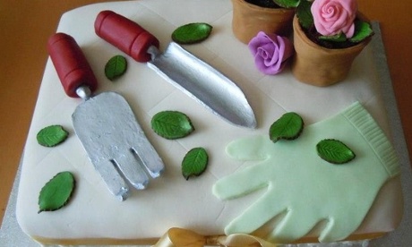 Grannie's Cake I made this cake for Granny Steed - a lifelong gardener and rose grower - on her 90th birthday.