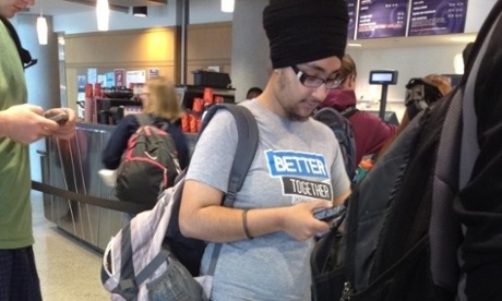 The picture of Balpreet Kaur which was posted to Reddit in 2012.