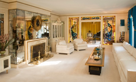 The living room at Graceland.