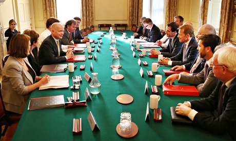 Ministers sitting around the cabinet table