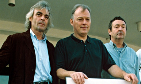 PINK FLOYD DONATING MONEY TO AMNESTY INTERNATIONAL, EARLS COURT, LONDON, BRITAIN - 1994