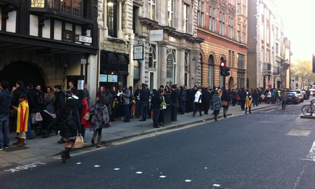 Catalans queue in Fleet Street