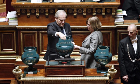 French senators cast their vote on the recognition of a Palestinian state