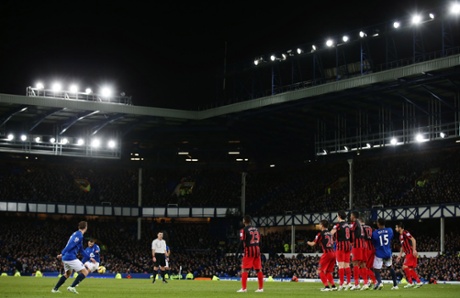 Everton’s Kevin Mirallas fires his free-kick goalwards