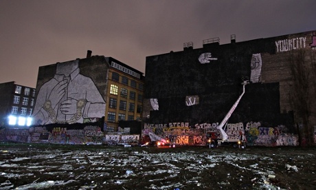 During the erasure of the Kreuzberg murals.