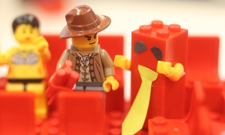 Bill Heffernan: “Don’t worry mate, I can’t get Christopher off the blower either.” #BrickSenate chamber this afternoon. Bill Heffernan and Glenn Lazarus.