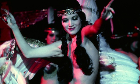 Bridget Fonda as Mandy Rice-Davies in the film Scandal.