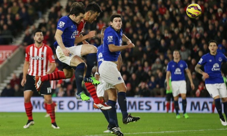 Maya Yoshida beats Leighton Baines to the ball to scores the third goal for Southampton.
