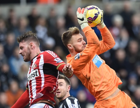 Jak Alnwick beats Connor Wickham to the ball