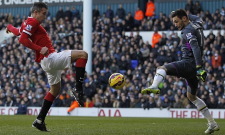 Another chance for United as Robin van Persie tries to get a shot away but Lloris quickly closes him down.