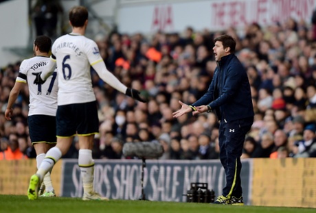 Manager Mauricio Pochettino reacts as the game becomes increasingly physical with less quality.