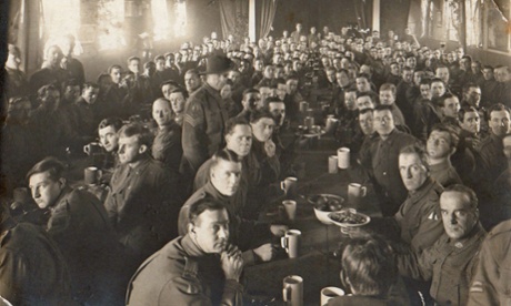 Australian soldiers celebrate Christmas, 1917.