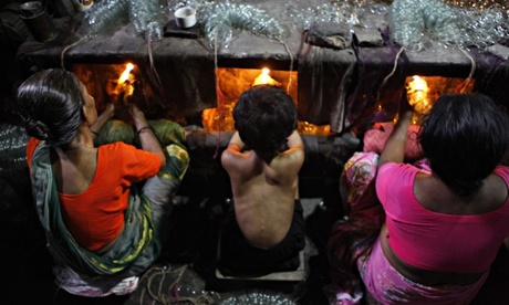 MDG : Slavery : Widespread child labour affects Dhaka, Bangladesh