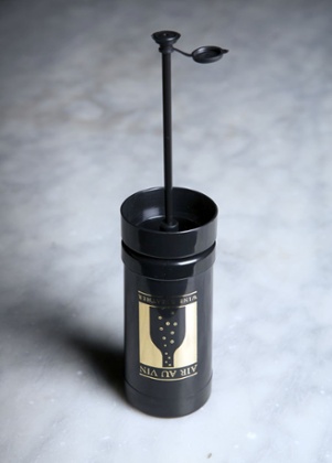 Air au vin wine gadget