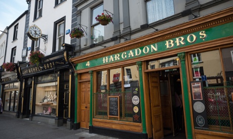 Pub and character shop fronts on O'Connell Street, Sligo town, Sligo county, Republic Ireland.