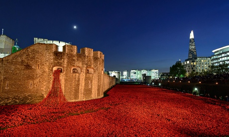 Blood Swept Lands and Seas of Red, the poppy installation at the Tower of London