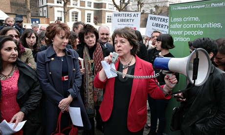 Frances Crook speaking at a poetry protest outside Pentonville Prison in March 2014