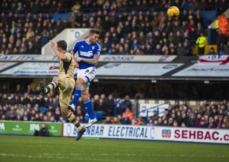 Daryl Murphy scores the equaliser.