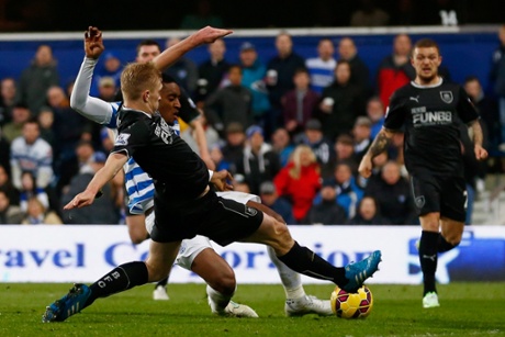 Leroy Fer scores the first.