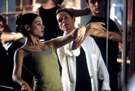 Leonor Watling & Geraldine Chaplin in Talk to Her (2002)