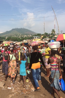 Crowds at the market in Waterloo outside Freetown