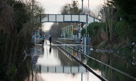 Flooding on the railway line from Windsor to London Waterloo at Datchet in Berkshire today resulted in closure of the line.