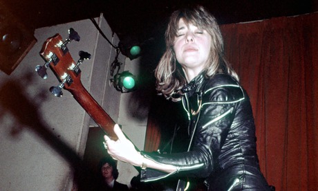 Suzi Quatro plays guitar