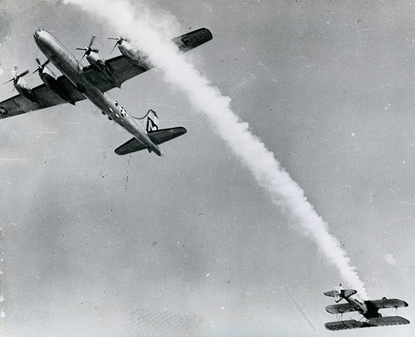 Pulitzer: Near Collision at Air Show