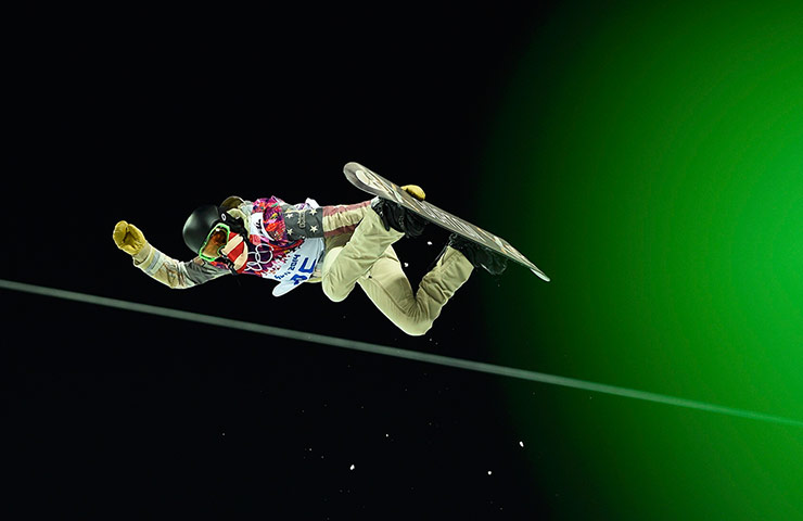 boarding: White of the U.S. performs