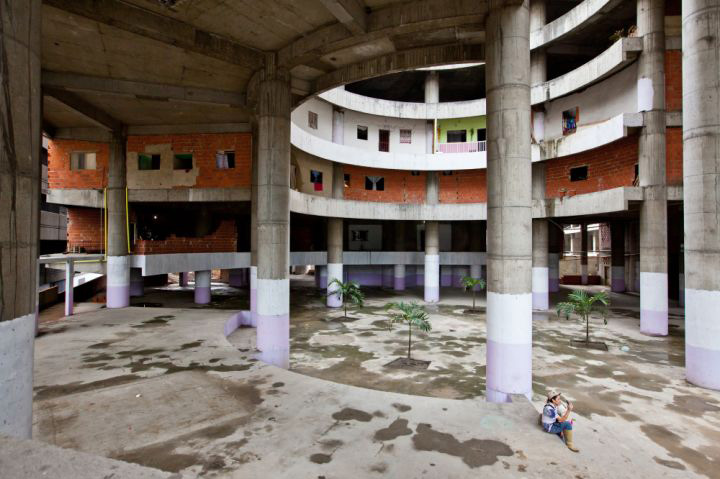 Torre David Caracas: The abandoned building