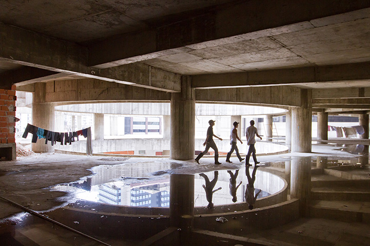 Torre David Caracas: Inside the building