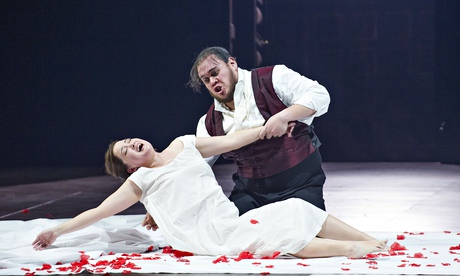 Quinn Kelsey (Rigoletto) and Anna Christy (Gilda) in Rigoletto