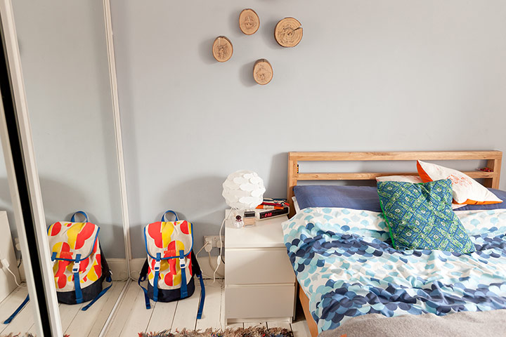 Homes - Glasgow: bedroom in house with multicoloured rucksack