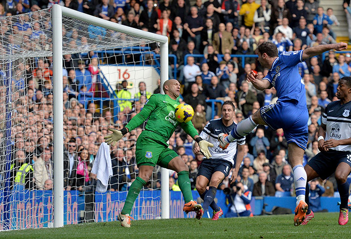 saturday's matches: Everton goalkeeper Tim Howard makes a save