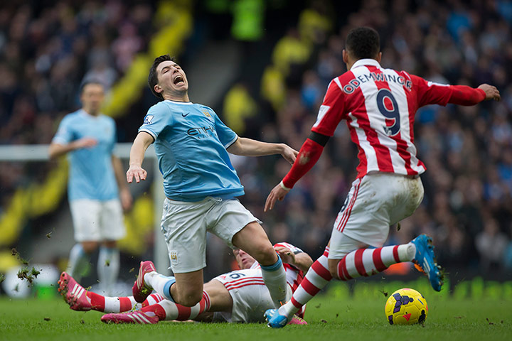 saturday's matches 2: Samir Nasri yelps in pain