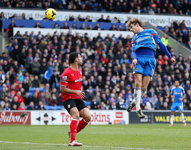 saturday's games: Nikica Jelavic scores the third goal for Hull
