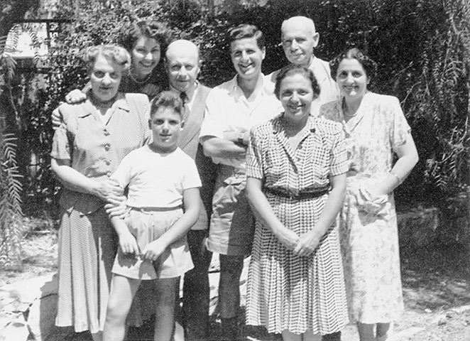 Alice Herz-Sommer: 1949: The reunited family in Israel: back row: Irma Weltsch with daughter R