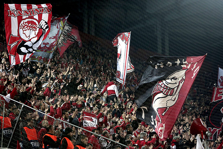 united champions league: Olympiakos's fans cheer 