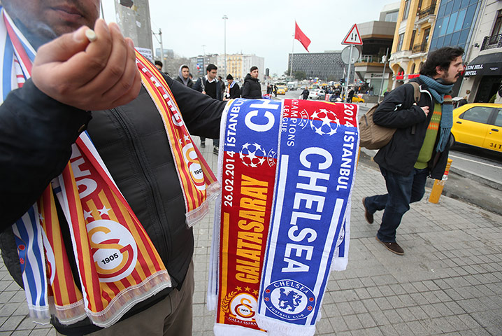 galatasary v chelsea: Scarves for sale