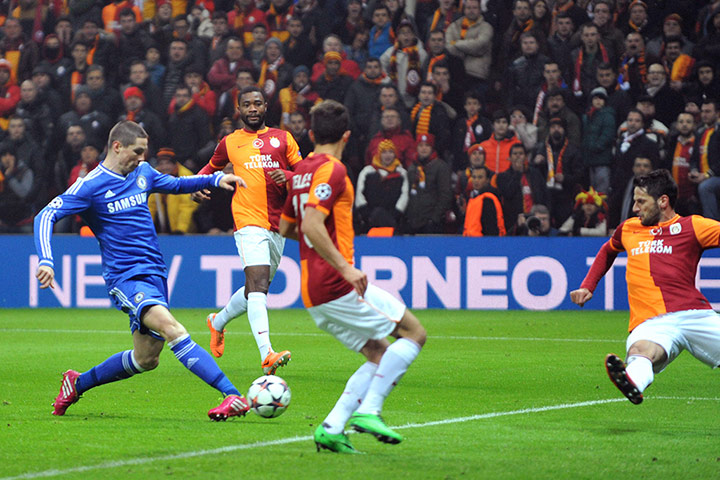 galatasary v chelsea: Chelsea's Fernando Torres scores