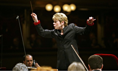 Marin Alsop conducts the Filarmonica della Scala orchestra