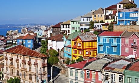 Colorful buildings on the hills of Valparaíso.