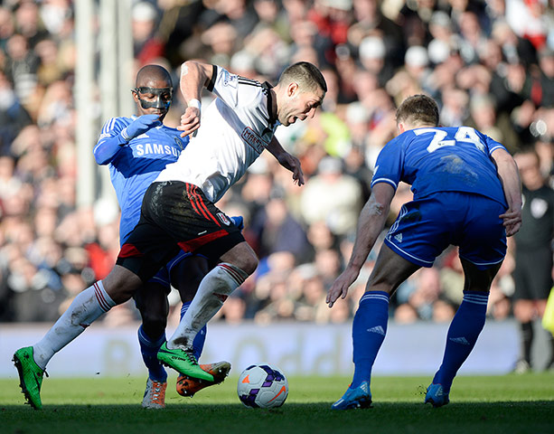 fulham v chelsea: Clint Dempsey attempts a charge forward