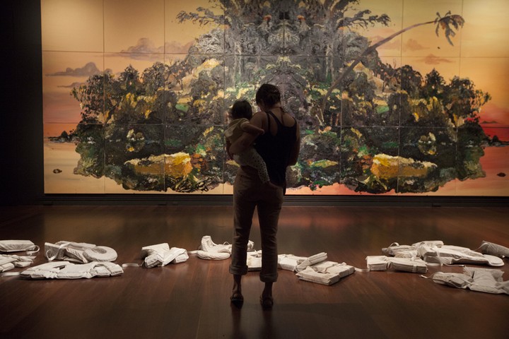 2014 Adelaide Biennial: Alex Seton's work Someone died trying to have a life like mine