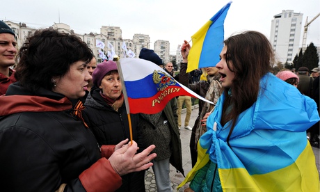 Pro-Russian and pro-Ukrainian activists