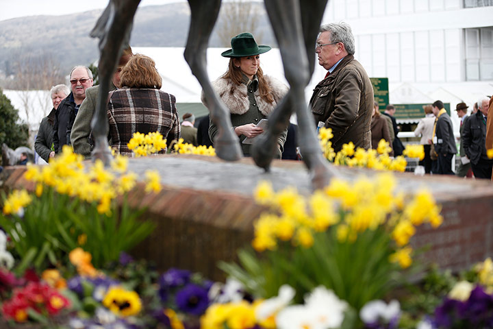 Cheltenham day 1: The daffs are out as are some natty titfers