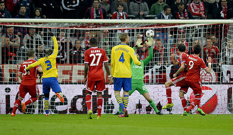 sport..: Arsenal's Polish goalkeeper Lukasz Fabianski